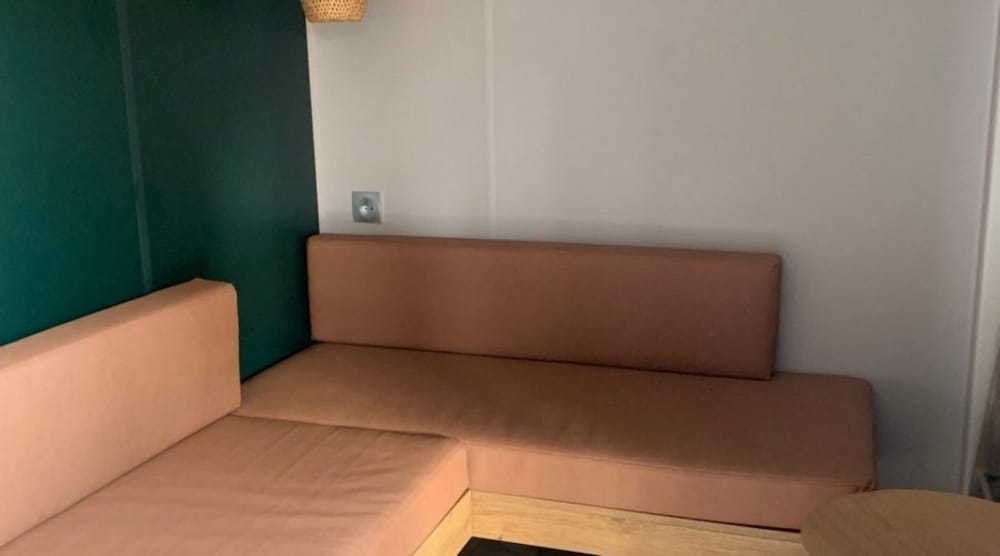 Mobile Home in Serignan With air Conditioning