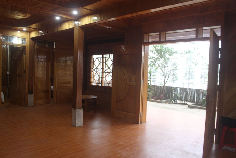 H'mong Home Mountain View view 2