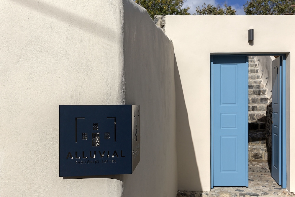 Alluvial Santorini Suites