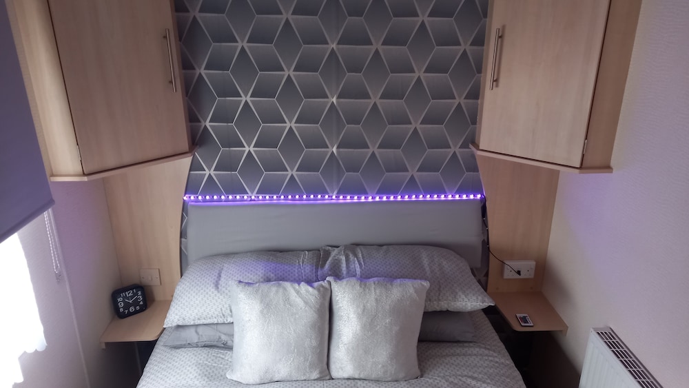A&P Sheron Holiday Home - Millfields view 4
