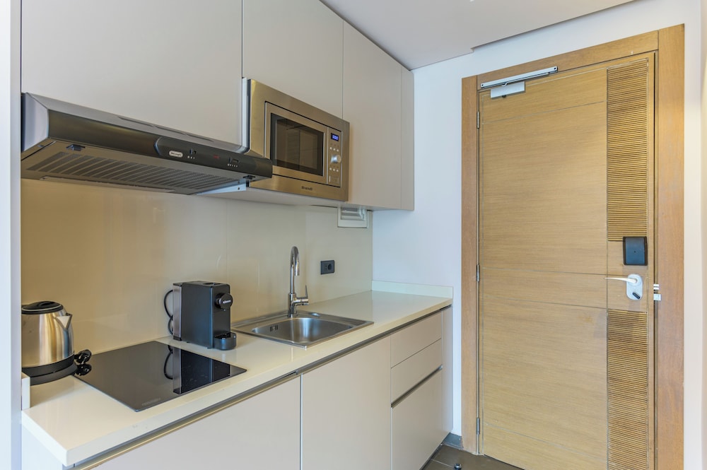Jounieh Living - Residences by Local Host