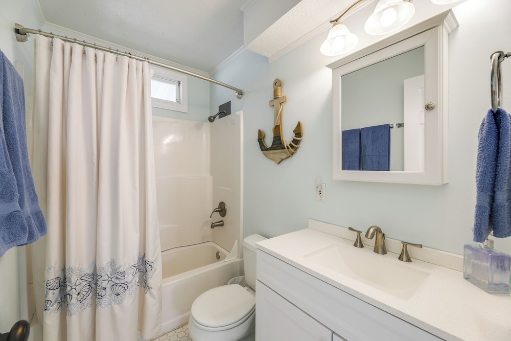 Waterfront Cottage w/ Private Dock in Ocean Pines!