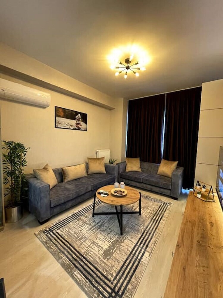 Stylish 1-bedroom Apartment Near Mall of Istanbul