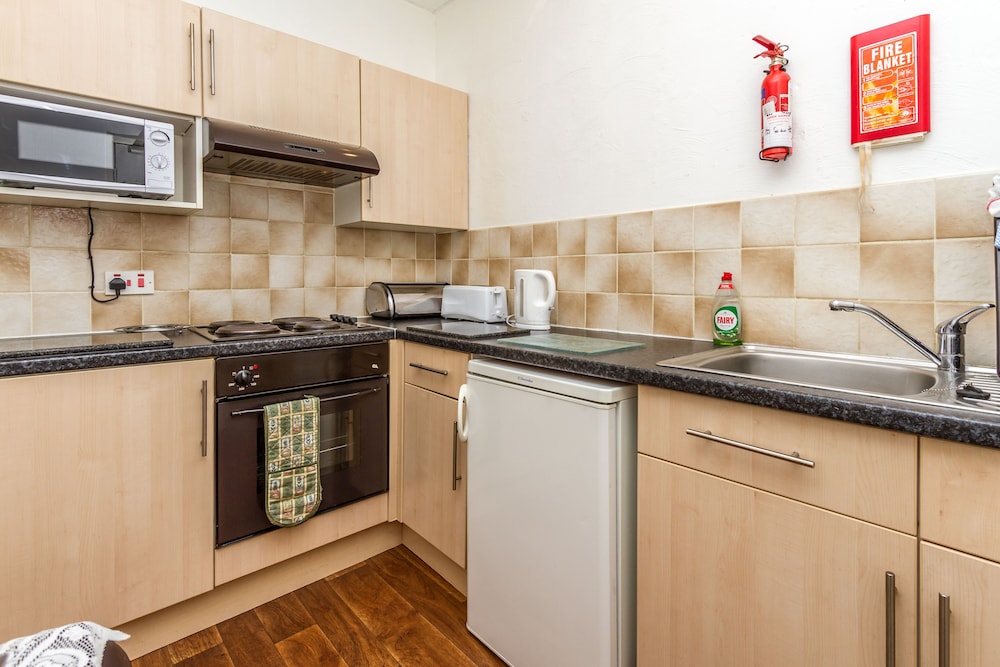 Lynton Apartments