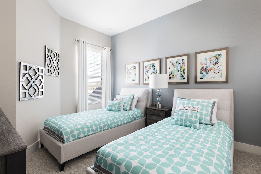Summerville Vacation Homes by Columbia Management