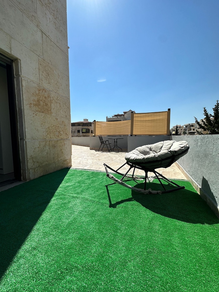 Luxurious Amman Apartment With Private Pool and Modern Amenities