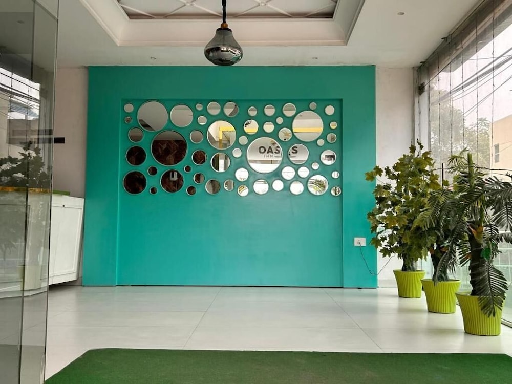 Oasis Inn