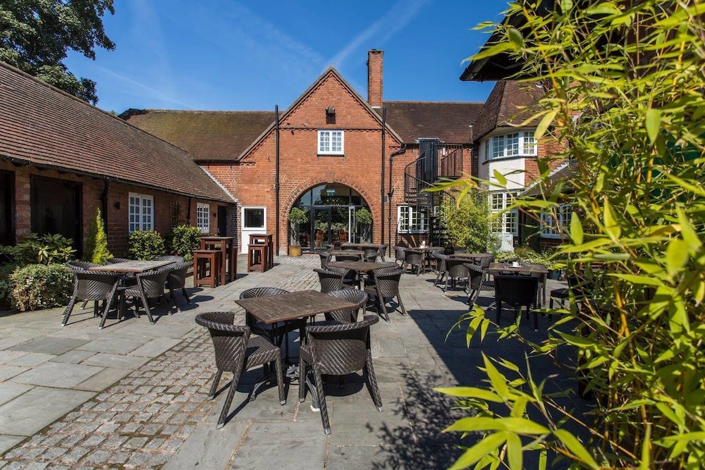 The Dog and Doublet Inn