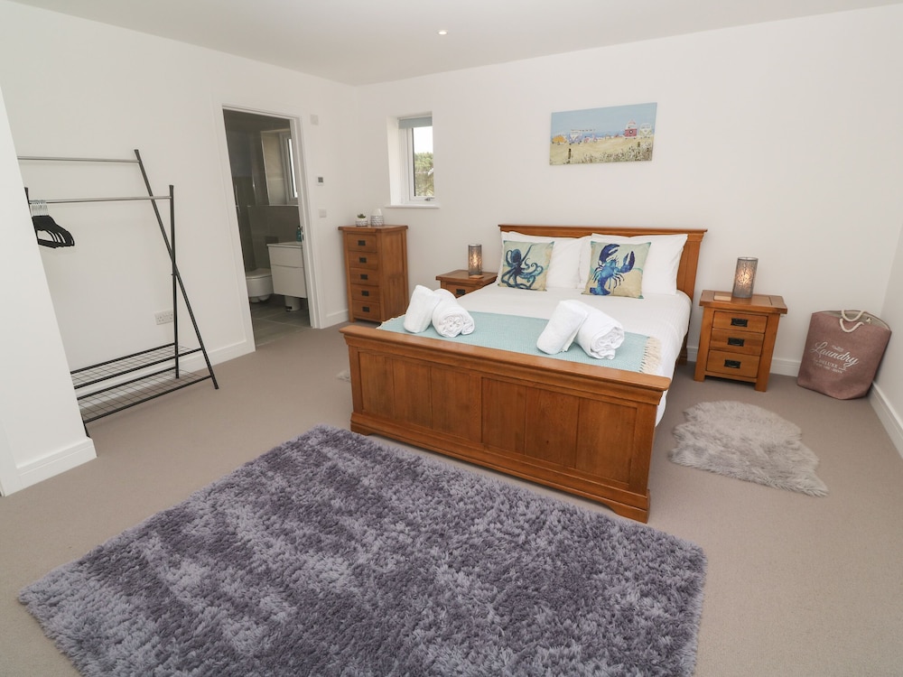 3 Praa Cove