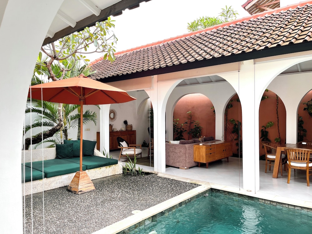 Lovely 2BR Villa Close to The Beach