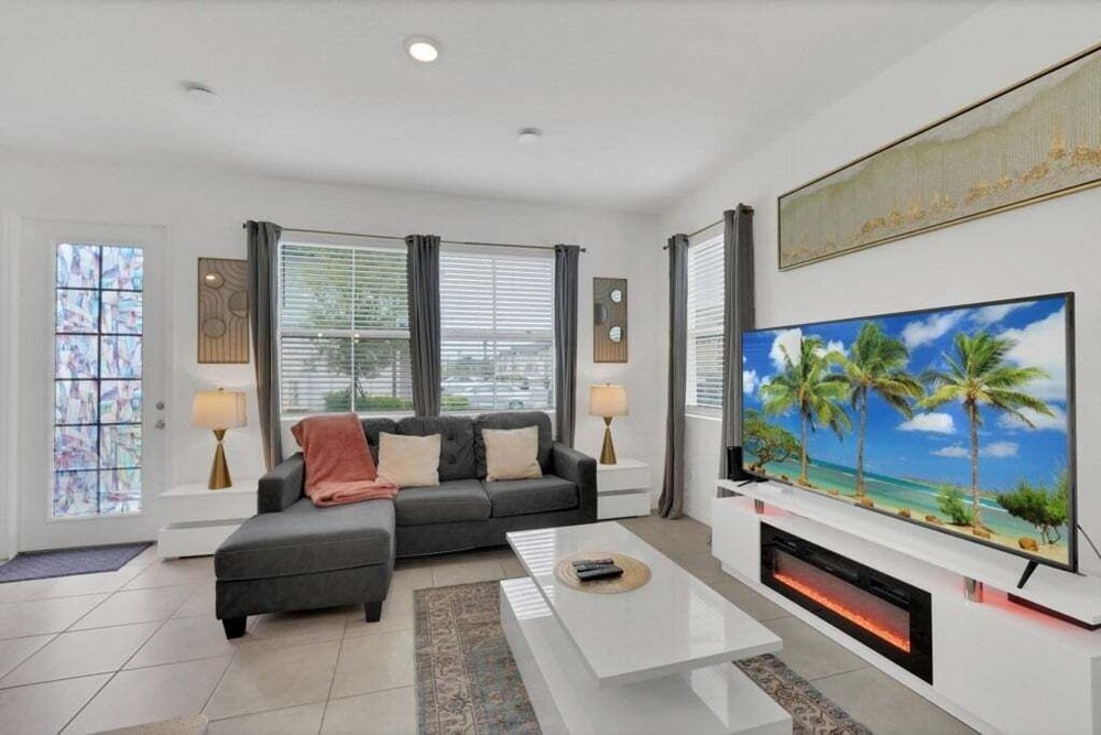 3 Beds 3 Baths Cozy Town Home 3 Bedroom Townhouse