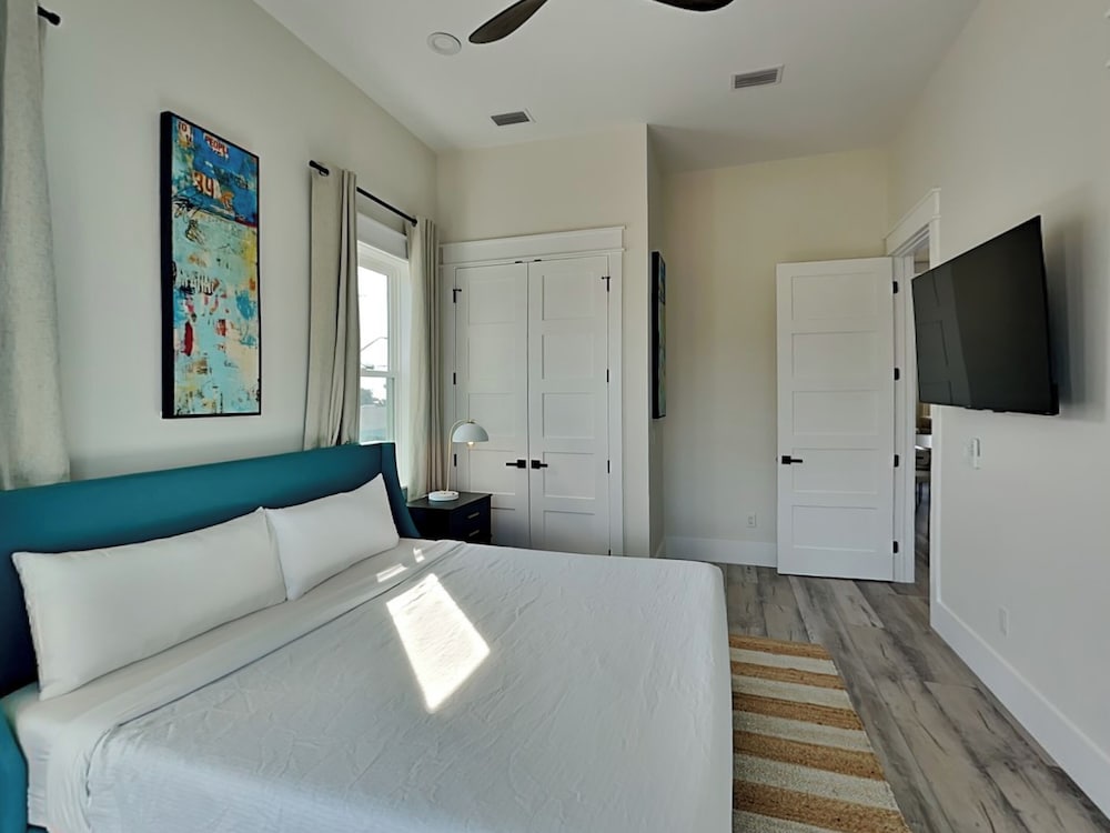 Sandee Feet Retreat