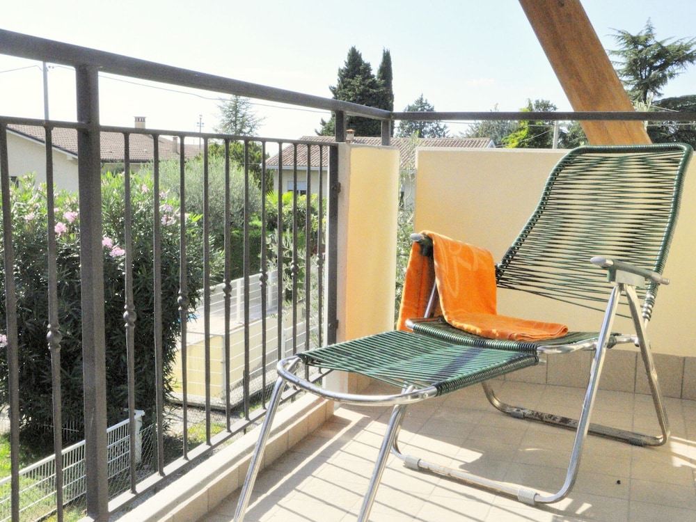 Elegant Holiday Home in Lazise with Swimming Pool near Lake photo 2