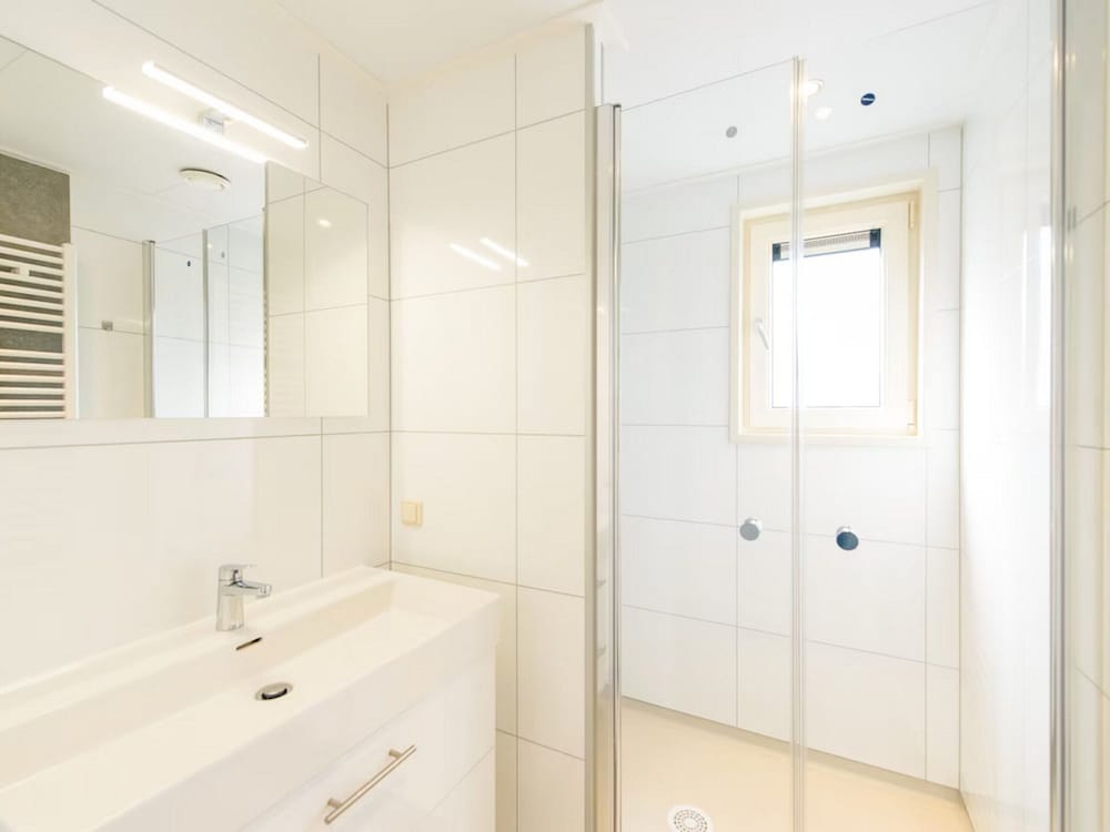 Modern Lodge With two Bath Rooms, Near the Beach view 5