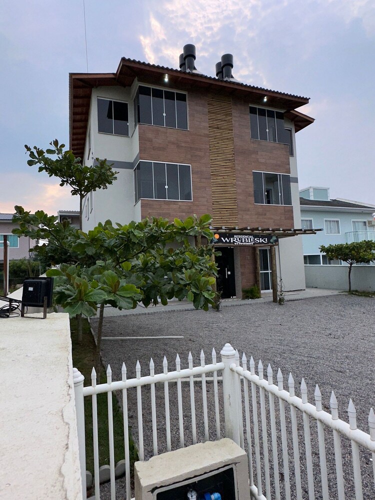 Apartamentos Pinheira