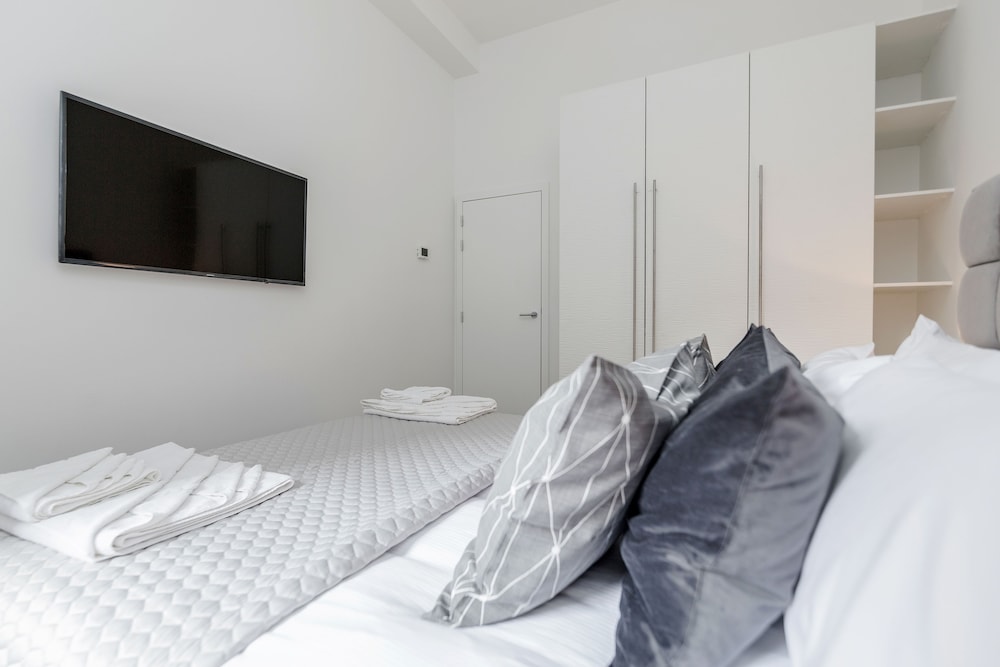 Soho Apartments by BaseToGo