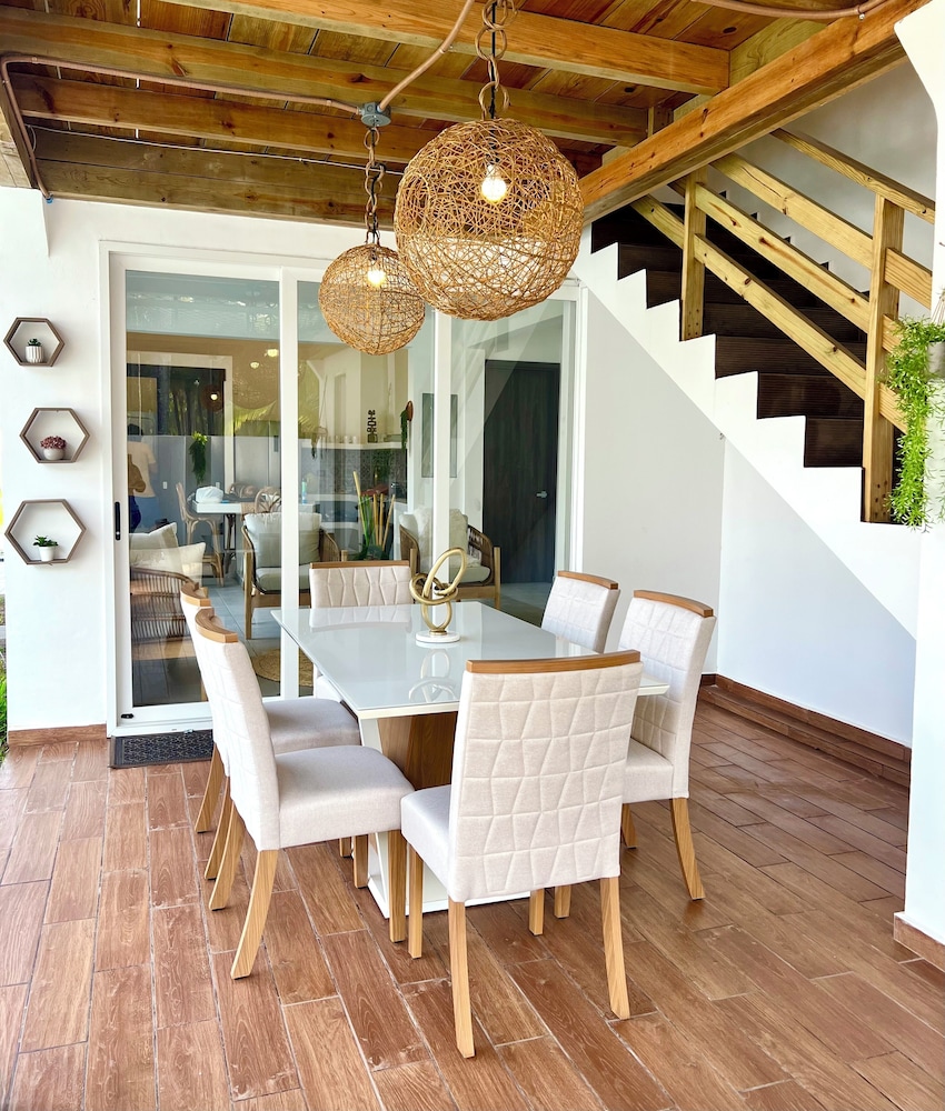 Oceanfront Villa in Amatecampo Beach