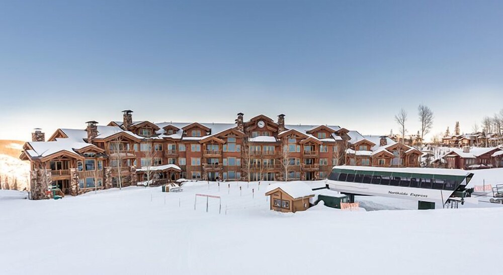 Grand Lodge - 3 Bedroom Deluxe #407 - Ski-in/out 3 Condo