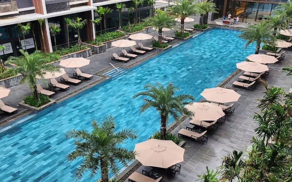 Sunny Lumiere Riverside Luxury Residence