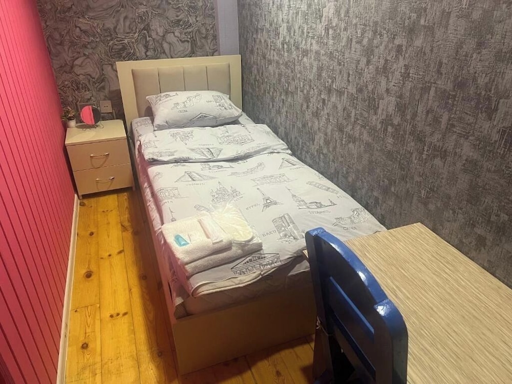 Cth-Baku-Hostel