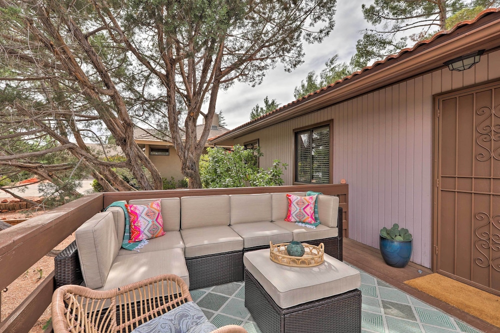 Red Rock Views: Modern Sedona Home view 3