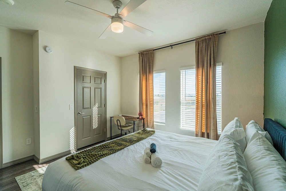 ROVE LIVING/KL - Cardinal 95