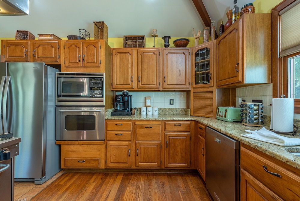 Engadine Inn  Cabins - Property Image 39