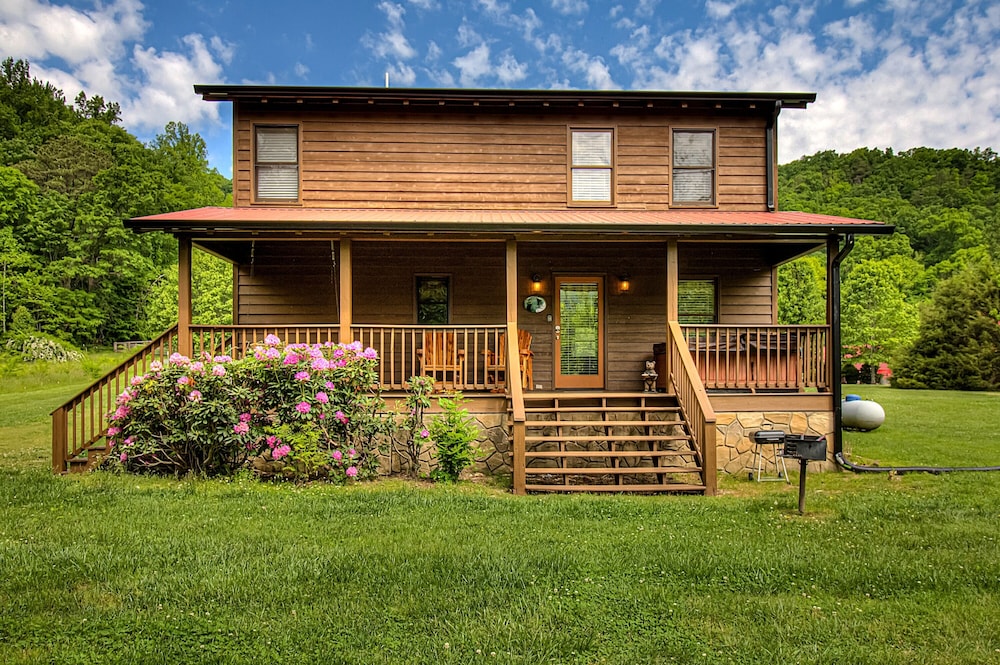 Mountain Creek #3584 by Aunt Bug's Cabin Rentals