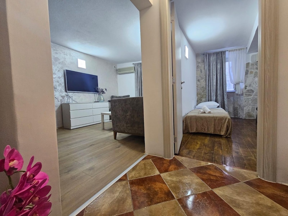 Kotor Casa Collection