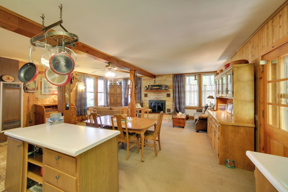 Private Sandy Beach: Lake Superior Group Retreat
