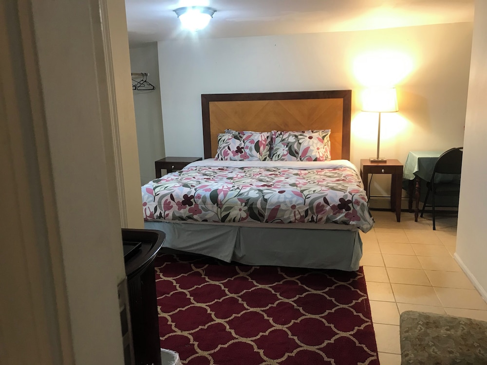 West Broadway guesthouse