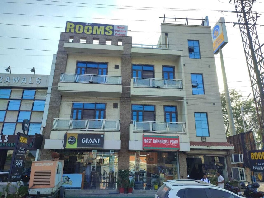 Hotel Pushpa Palace