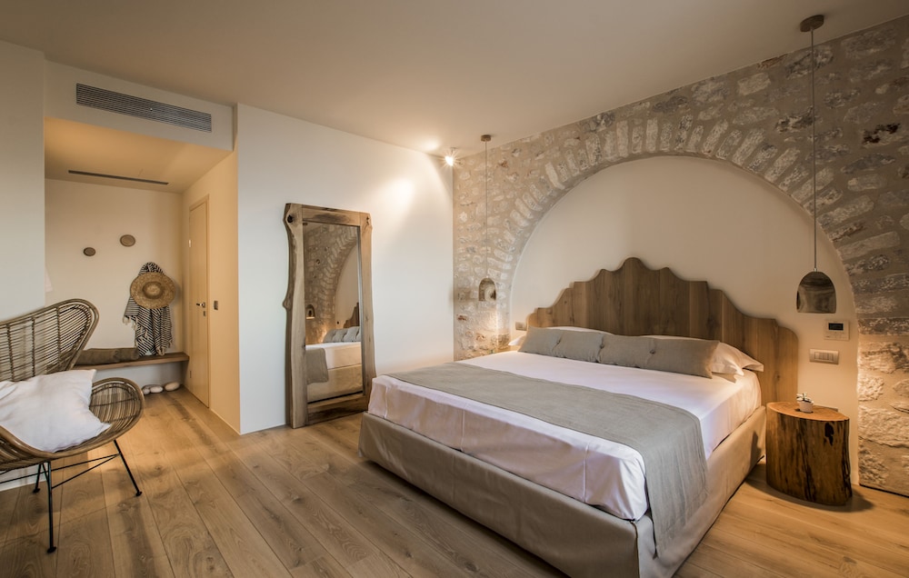 Bassa Maina Villas & Suites photo 5