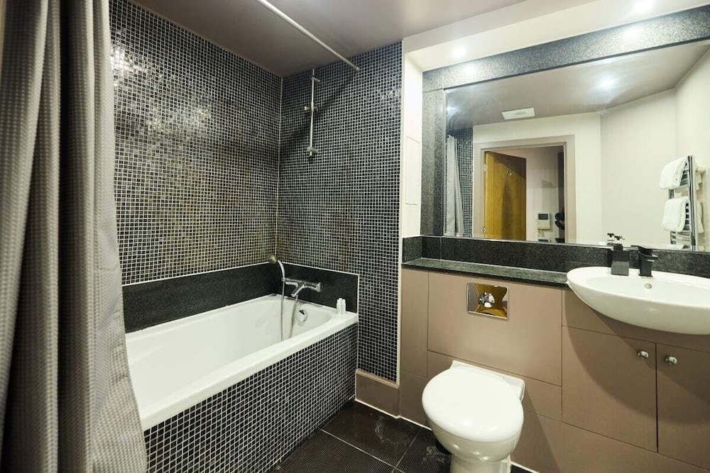 The Vauxhall Hideout - Comfy 2bdr Flat With Balcony
