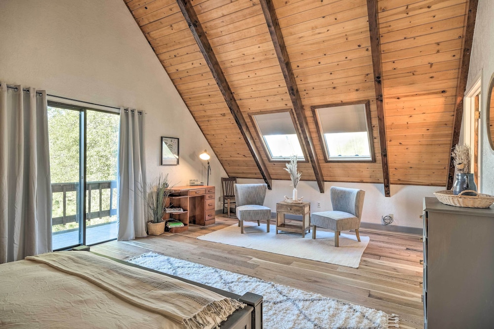 Modern Groveland Chalet ~ 25 Mi to Yosemite! view 3
