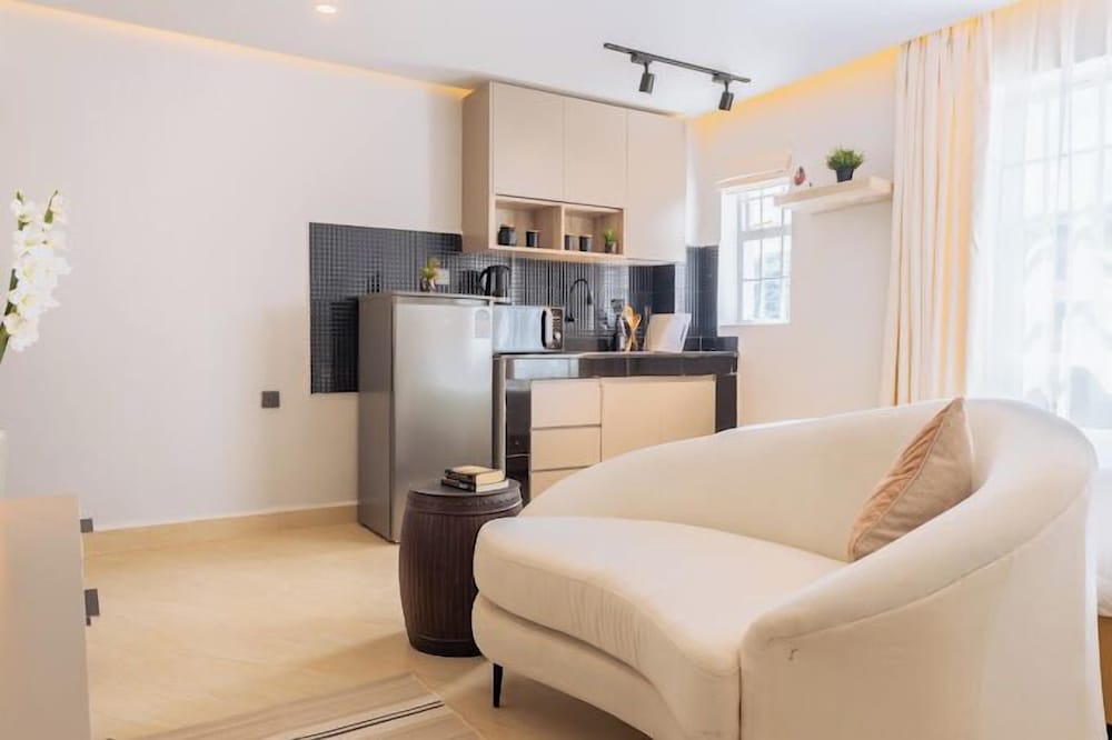 Lux Suites Studio City Apartments
