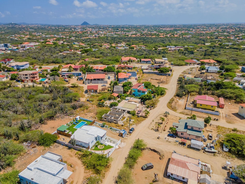 2BR Countryside Home w Sea Views Private Pool