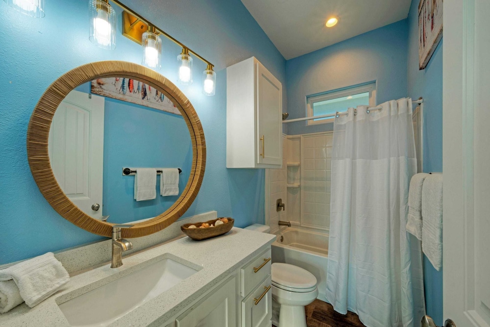 Cart-friendly Boardwalk to the Beach Private Pool, Firepit & Pond Views 361 Bayview
