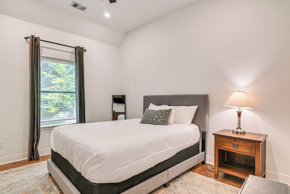 Pool & Hot Tub: Family-friendly Houston Area Home!