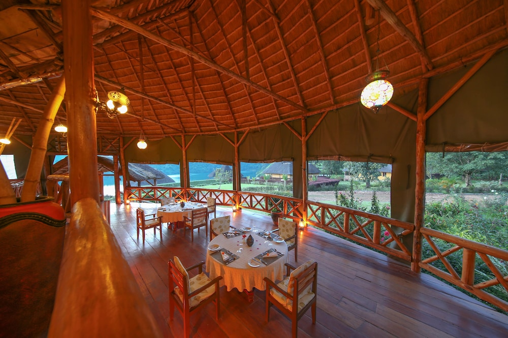 Crater Safari Lodge