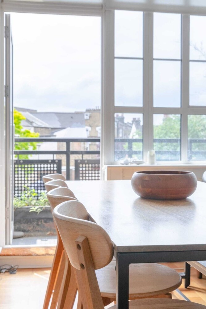 Stylish & Bright 1BD Flat - Peckham