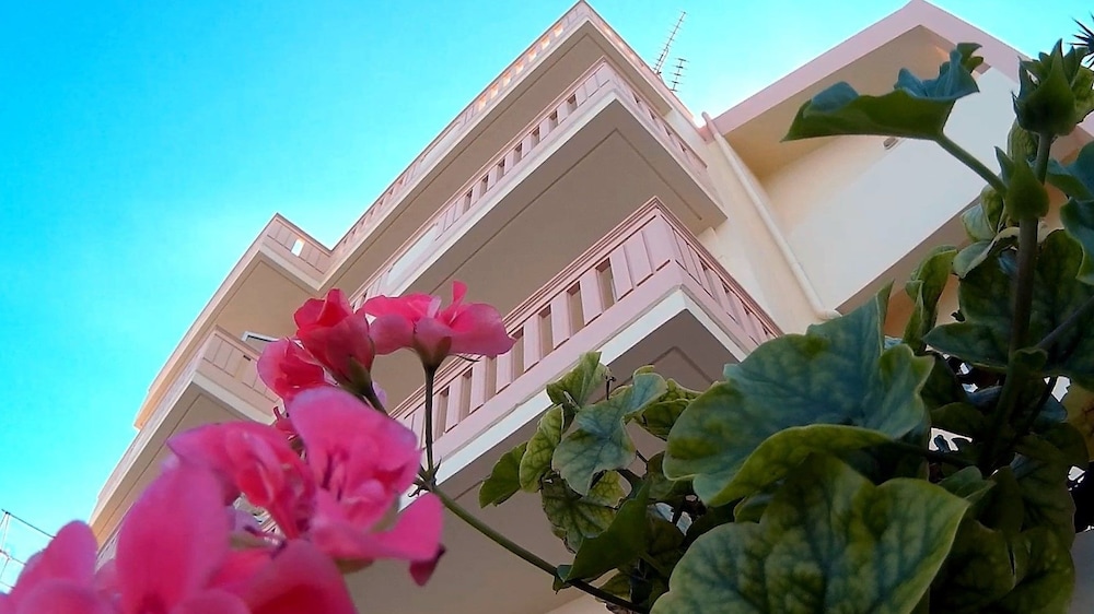 Christi Apartments