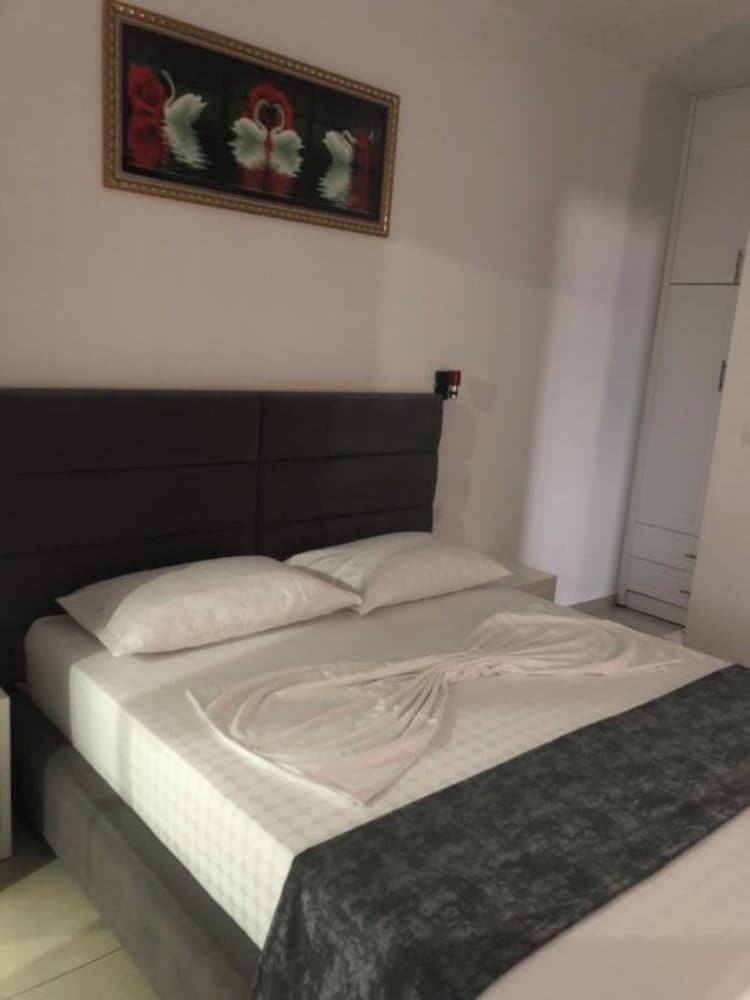 Vila Xhafa