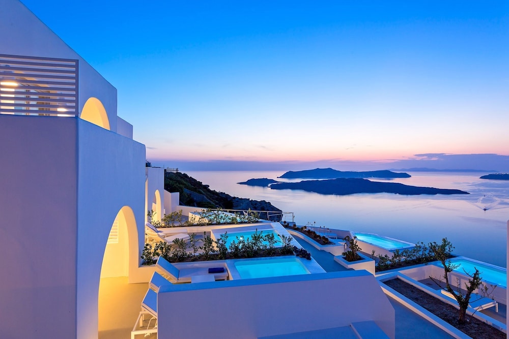 Alti Santorini Suites