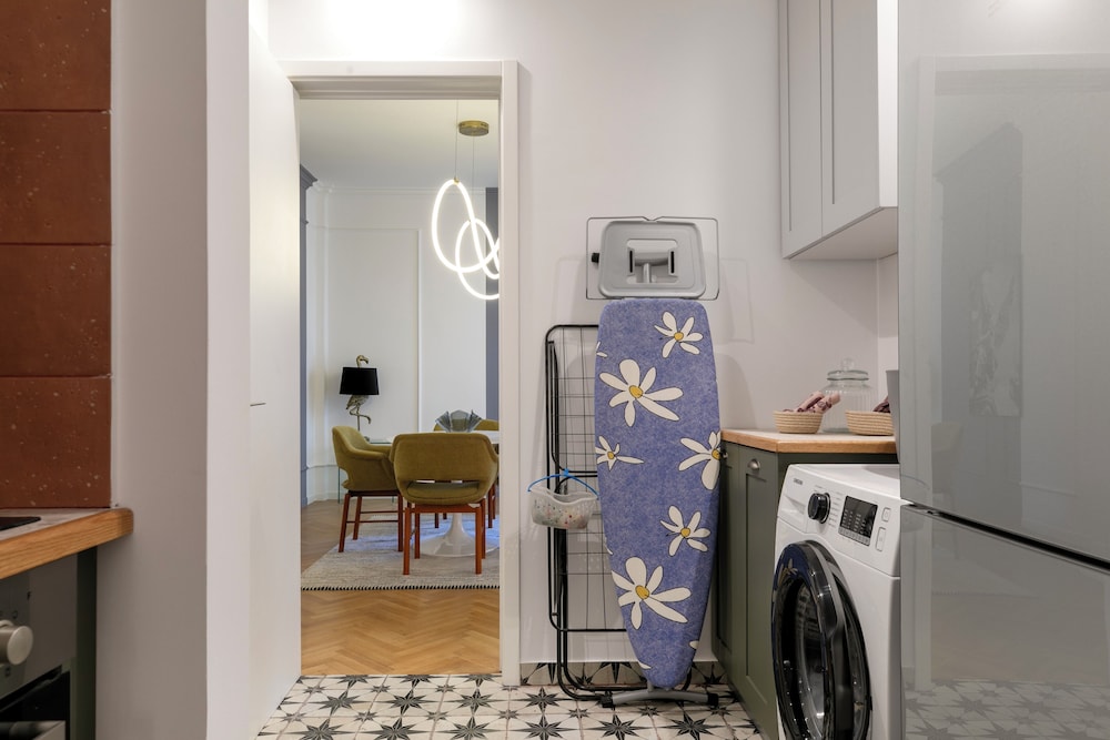 Elysia - 2-Br Apt & Balcony in Athens