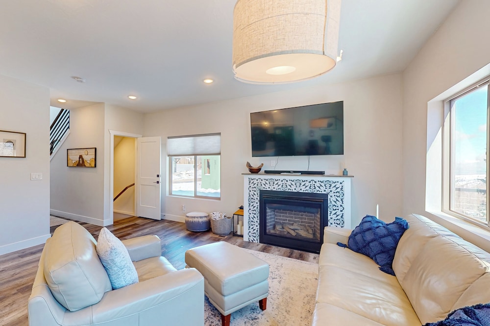 Crooked River 10 A - Entire Home!