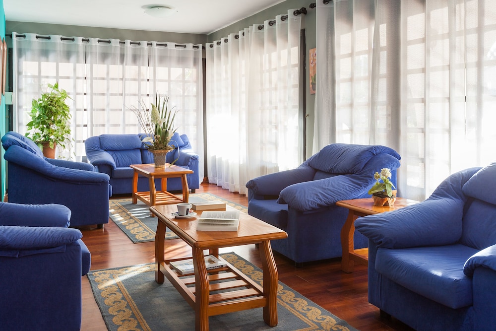 Hotel Puerto Caleta - Image 1