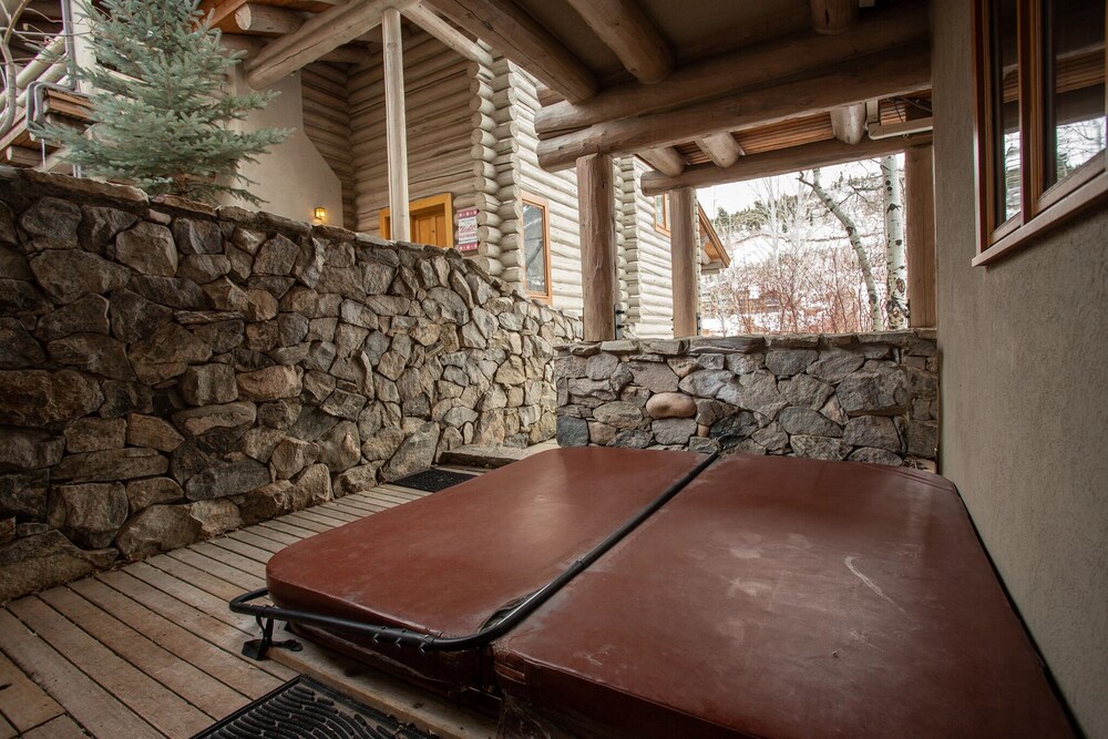 Pine Inn at Trail's End Lodge - Three Bedroom Residence with Den and Spa #5 3 Condo