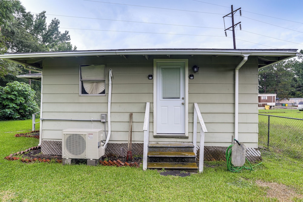 14 Mi to Downtown Baton Rouge: Plaquemine Retreat