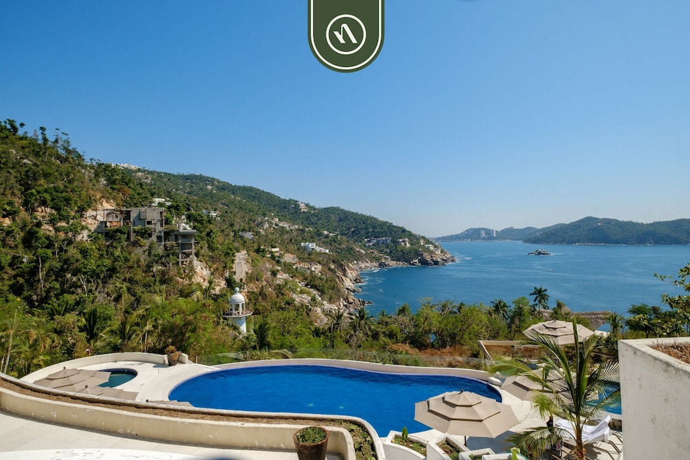 Ibiza 104 Gh03 in Acapulco